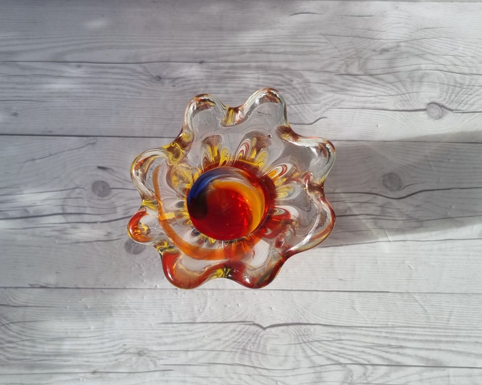 photo furniture Iwatsu Hineri, Sculpted Apricot, Scarlet And Azure Striped Twist Vase, 1960s 70s, Japanese