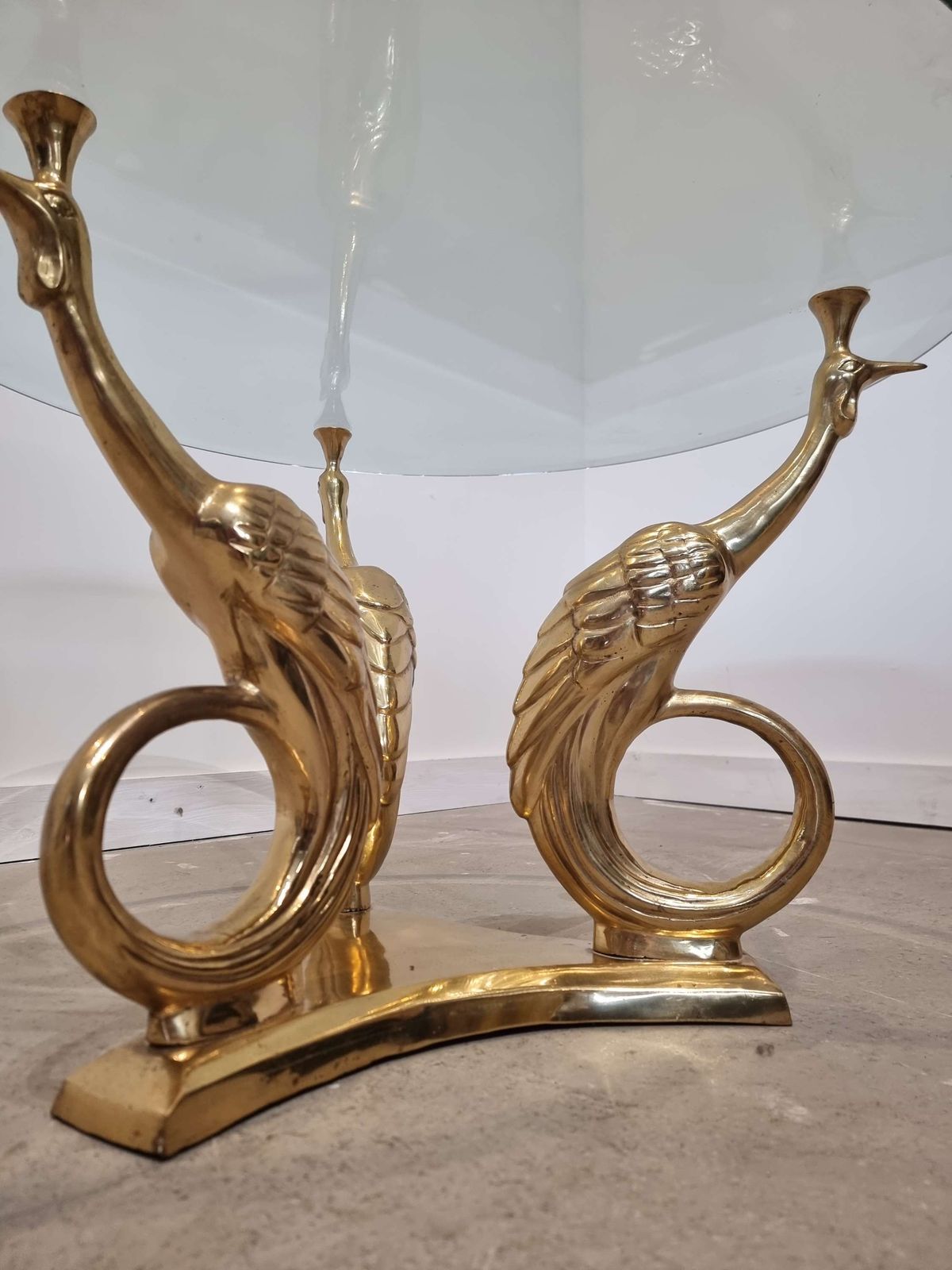 Messing Hollywood Regency Pauw Salontafel, Jaren 1960 photo for sale