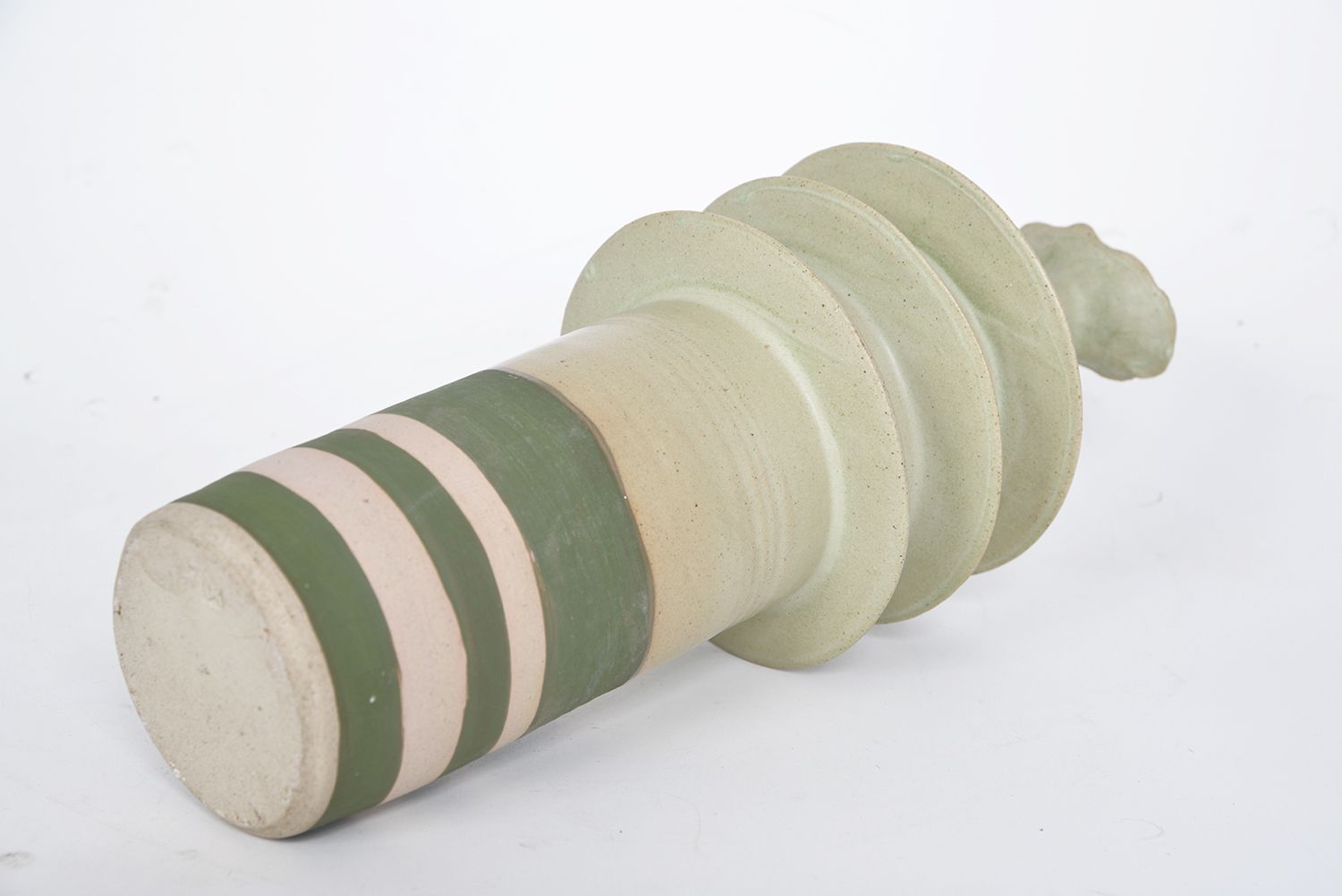 Abstract Studio Pottery Stoneware ‘Pagoda Pot’ By Alan Ashpool, England C.1970s Arts And Crafts Ceramics Midcentury photo vinterior