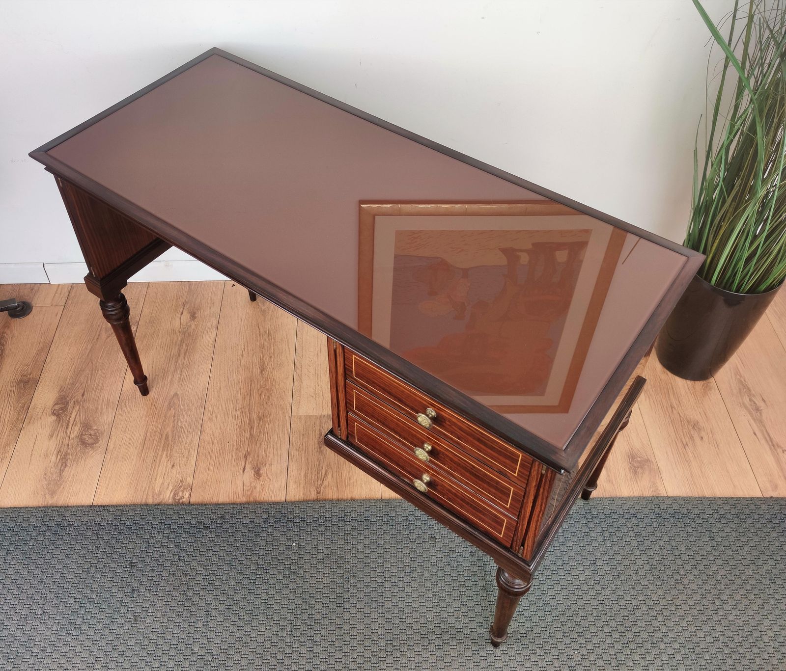 1960s Italian Art Deco Midcentury Walnut Brass Small Desk Writing Table photo 2046.0