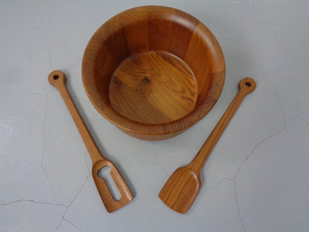 Mid Century Teak Salad Bowl And Spoons By Richard Nissen For Nissen, 1960s, Set Of 3 photo for sale