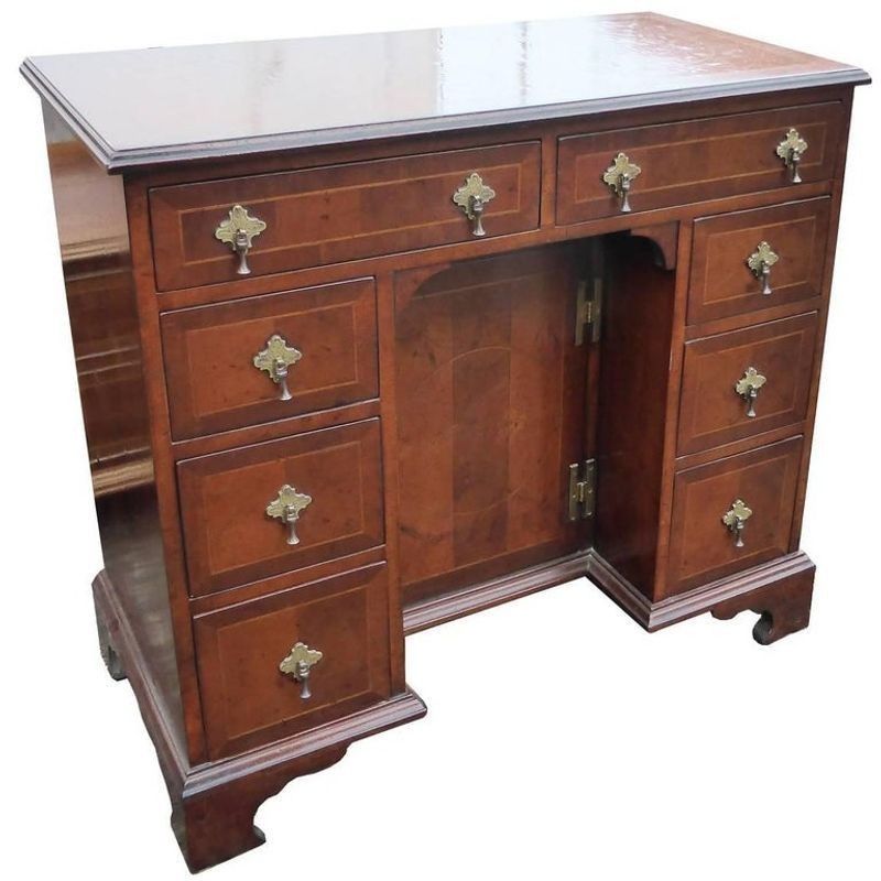 Queen Anne Style Keehole Desk, 1980s