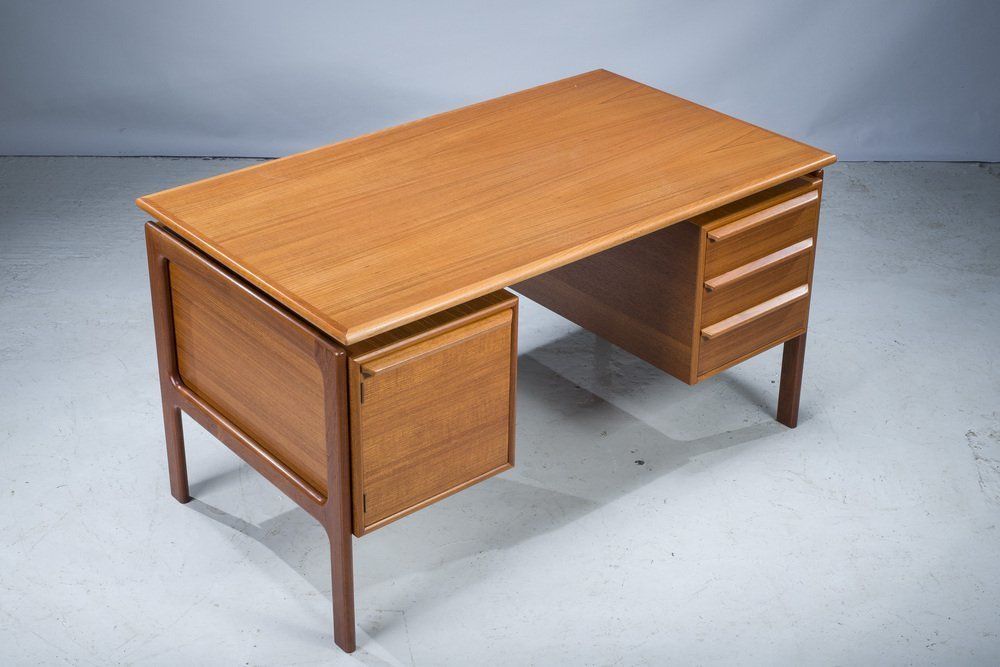 Mid Century Teak Desk From Gv Møbler, 1970s photo vinterior