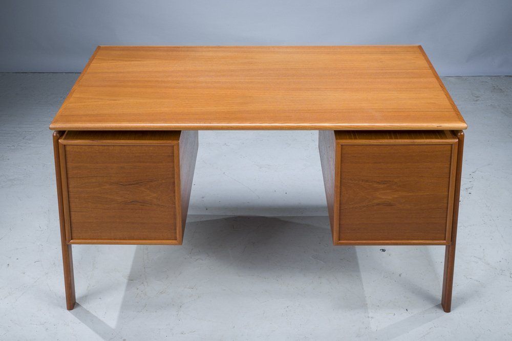 photo vinterior Mid Century Teak Desk From Gv Møbler, 1970s