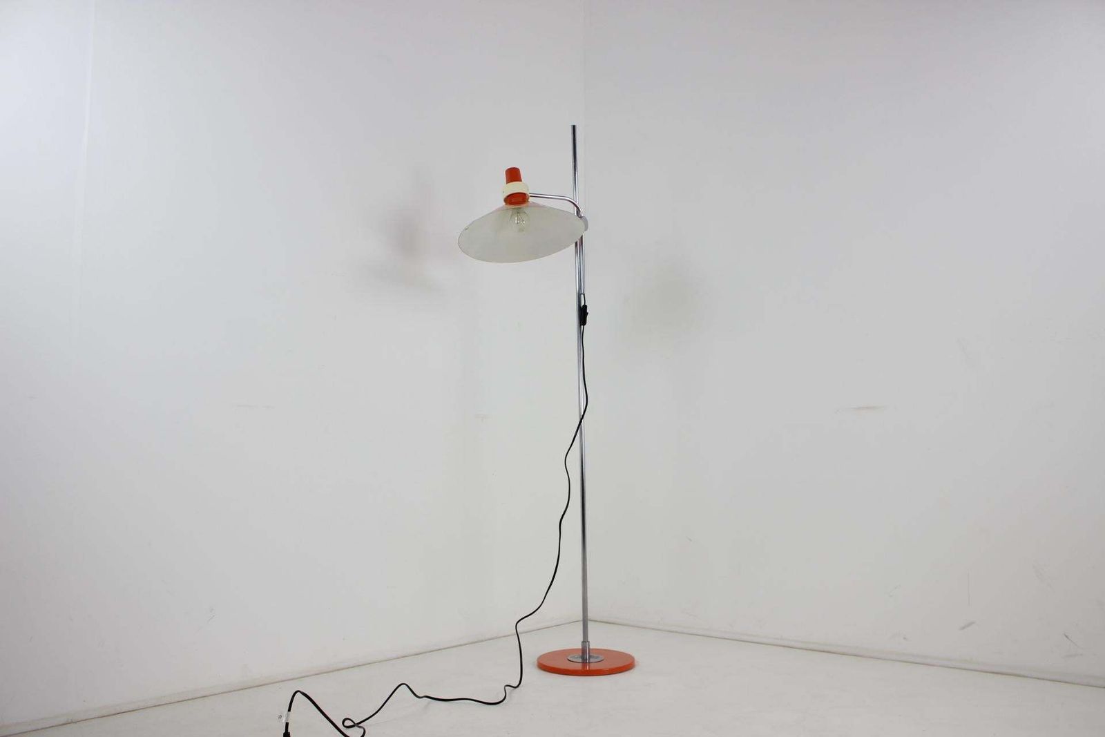 photo vintage Midcentury Rare Floor Lamp By Pokrok žilina, 1960s