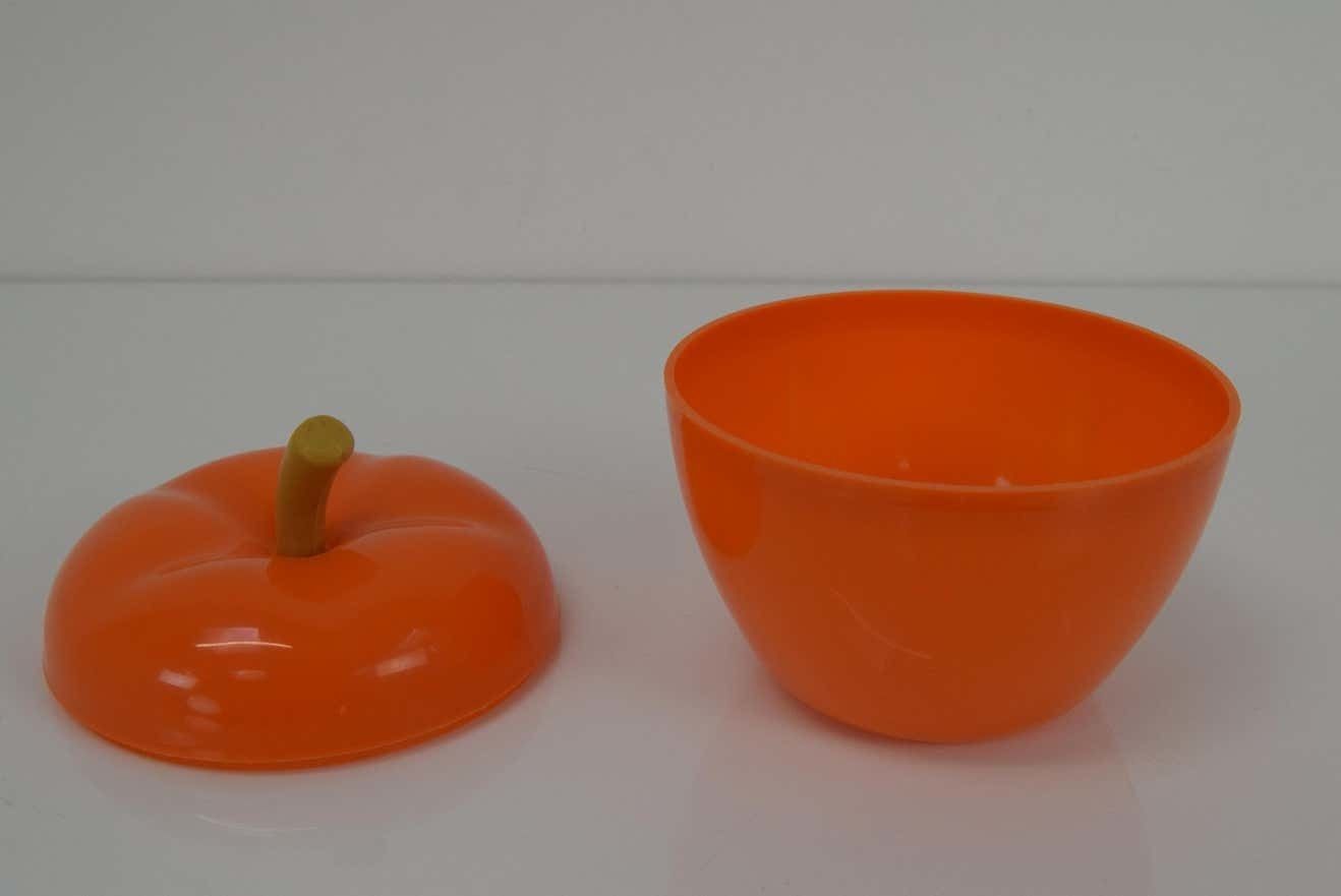 Mid Century Plastic Box,Apple,1970's. photo vinterior