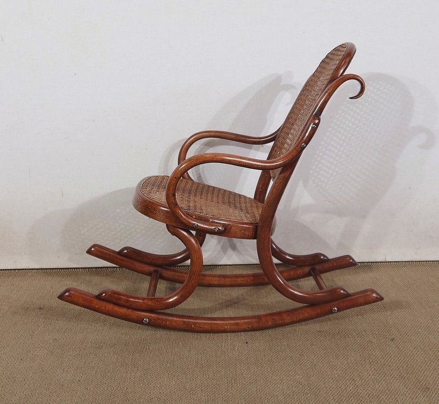 Beech Children's Rocking Chair, Maison Thonet – 1910 photo for sale