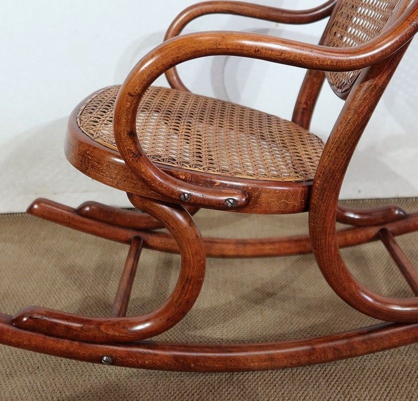 photo for sale Beech Children's Rocking Chair, Maison Thonet – 1910