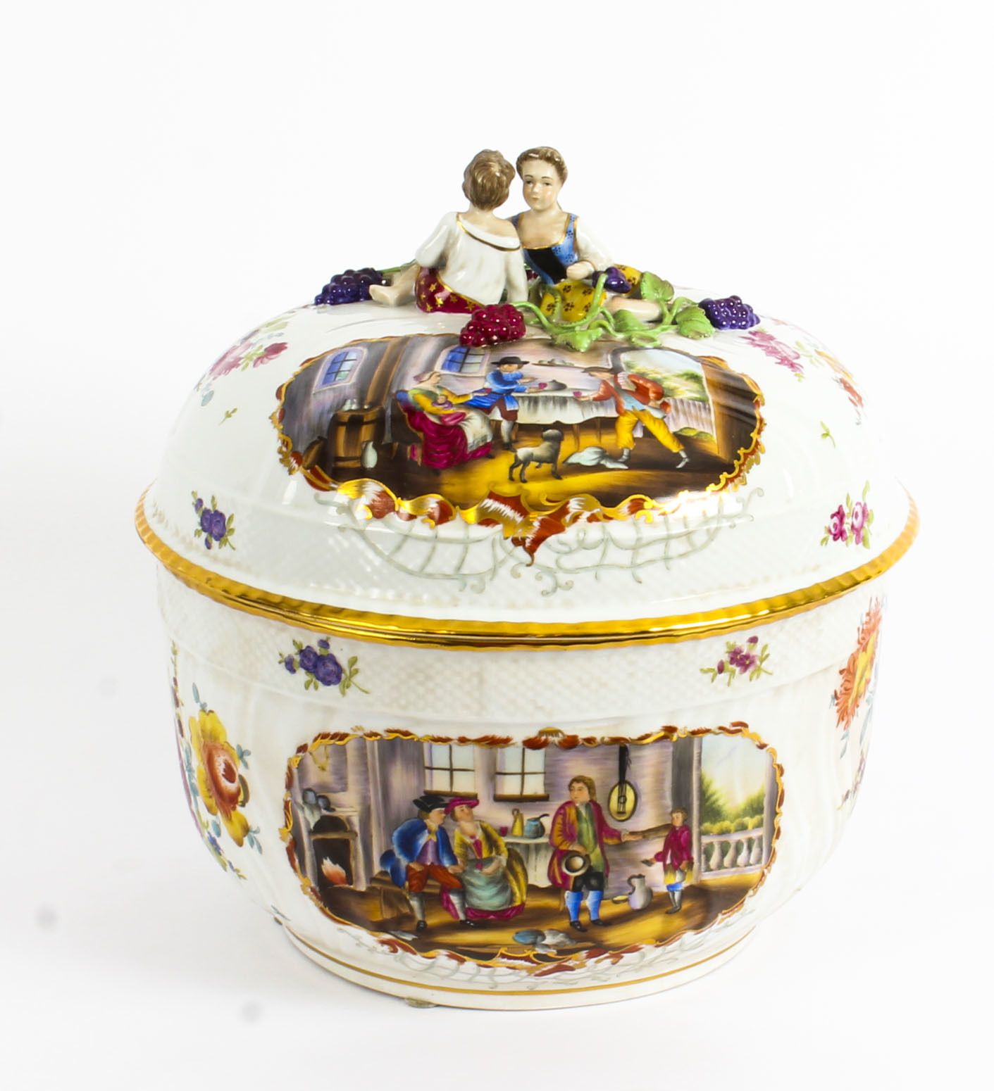 photo vintage Magnificent Dresden Style Hand Painted Porcelain Tureen Late 20th Century
