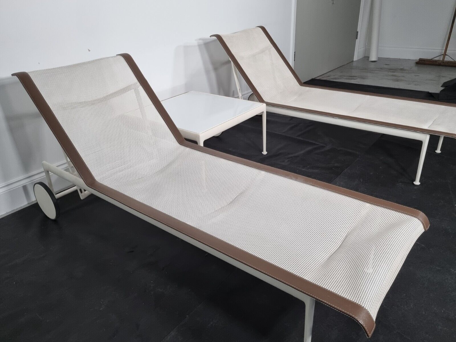 A Pair Of Rare Knoll International 1966 Sun Loungers In Very Good Condition photo vinterior