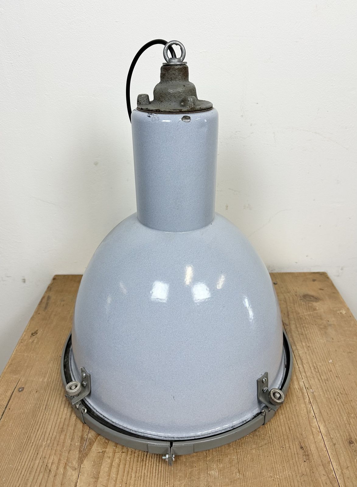photo vinterior Bauhaus Grey Enamel Factory Pendant Lamp With Glass Cover, 1950s, 18x