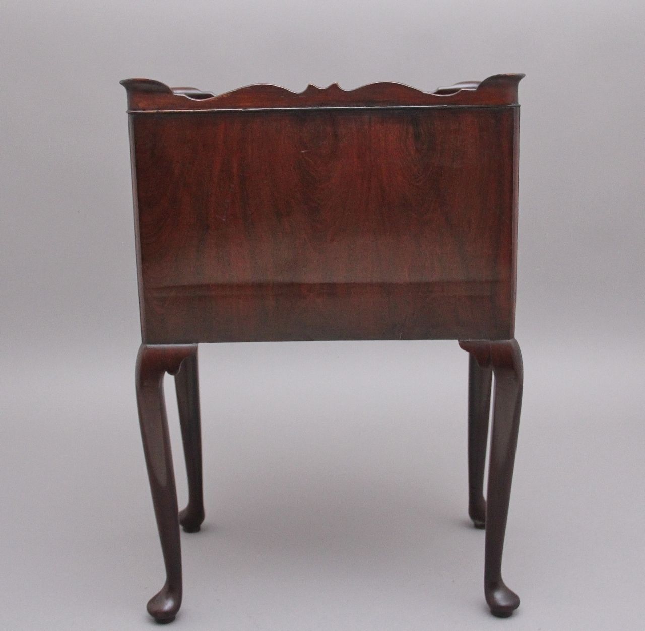 Early 20th Century Mahogany Bedside Cabinet In The Georgian Style photo vinterior