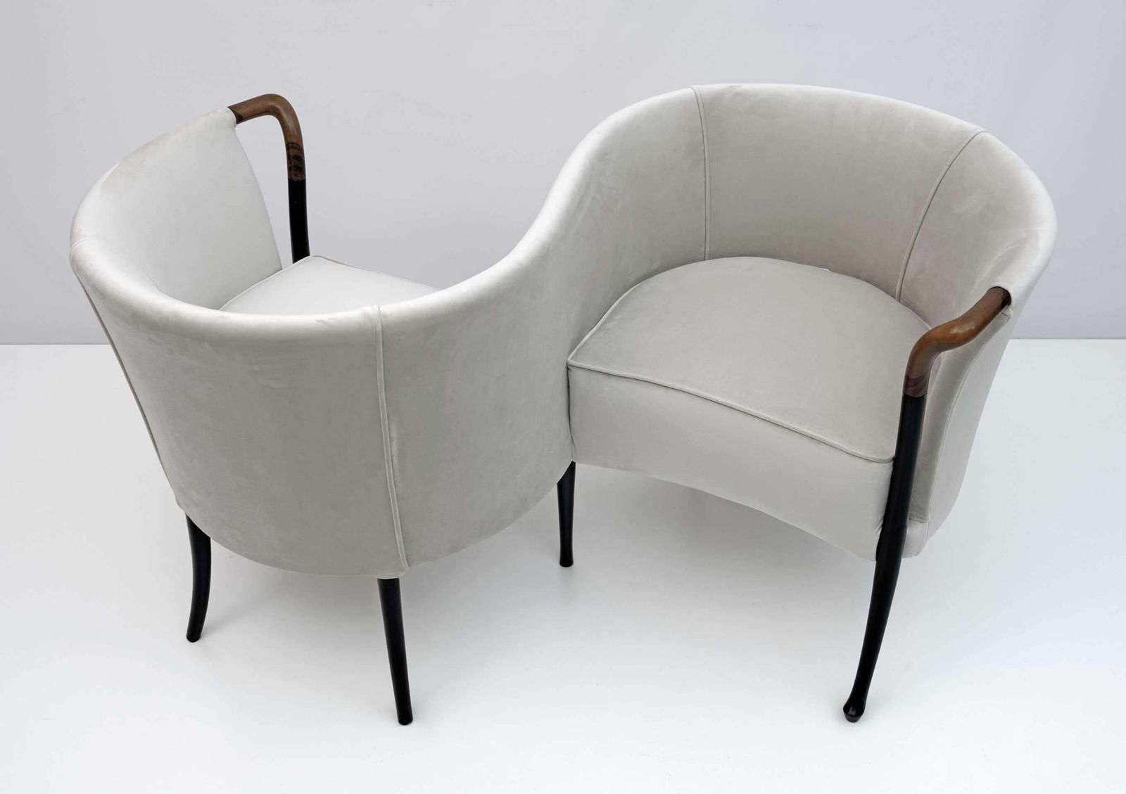 Rare Giorgetti Italian Velvet Conversation Sofa "Progetti", 1980s photo furniture