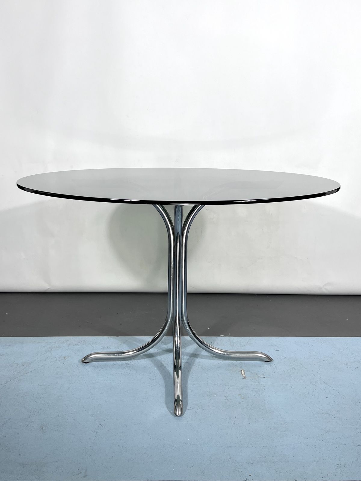 photo for sale Vintage Space Age Dinner Table And Four Chairs In The Manner Of Gastone Rinaldi