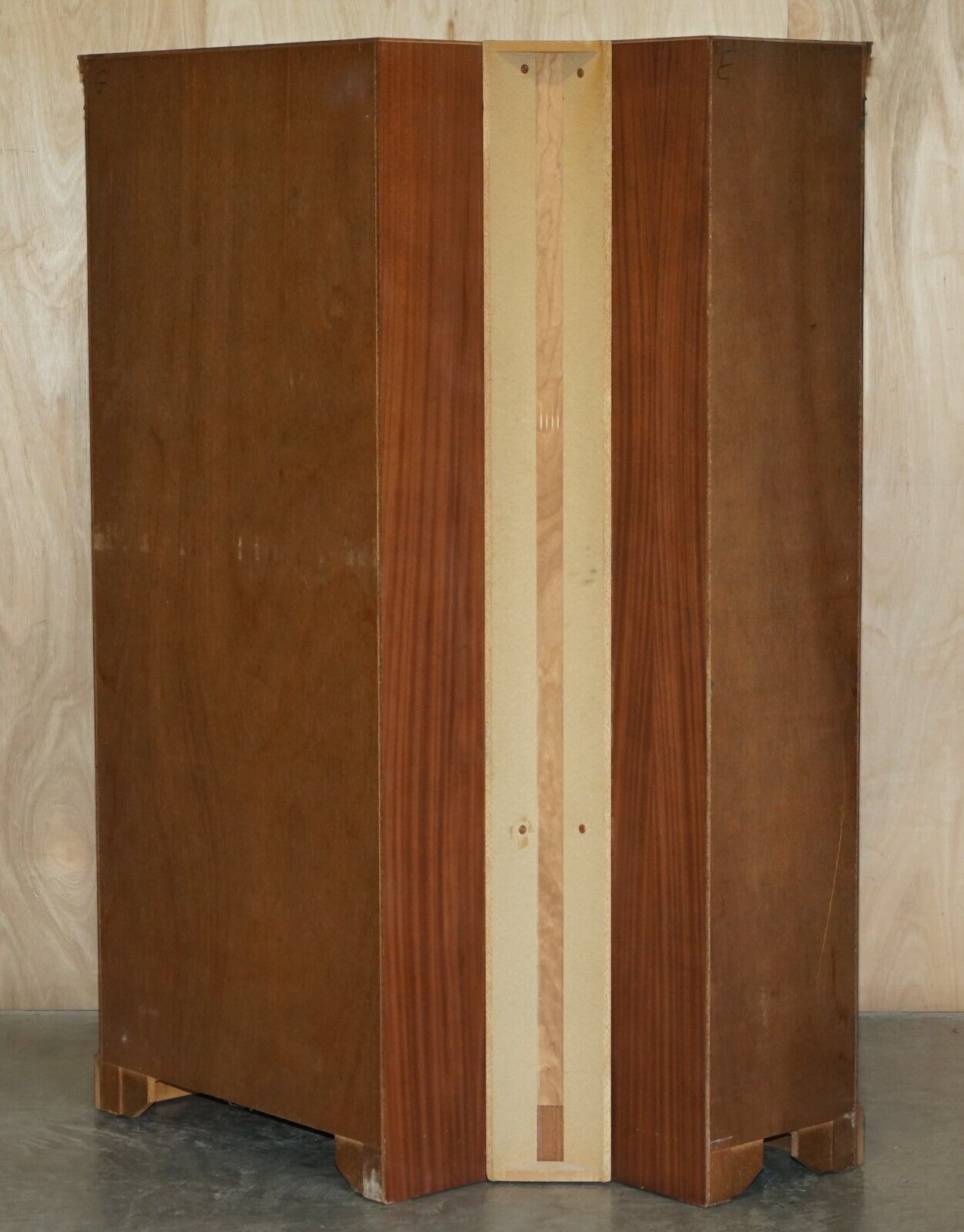 photo vintage Lovely 2 Piece Flamed Mahogany Open Library Bookcase Part Of A Paired Suite
