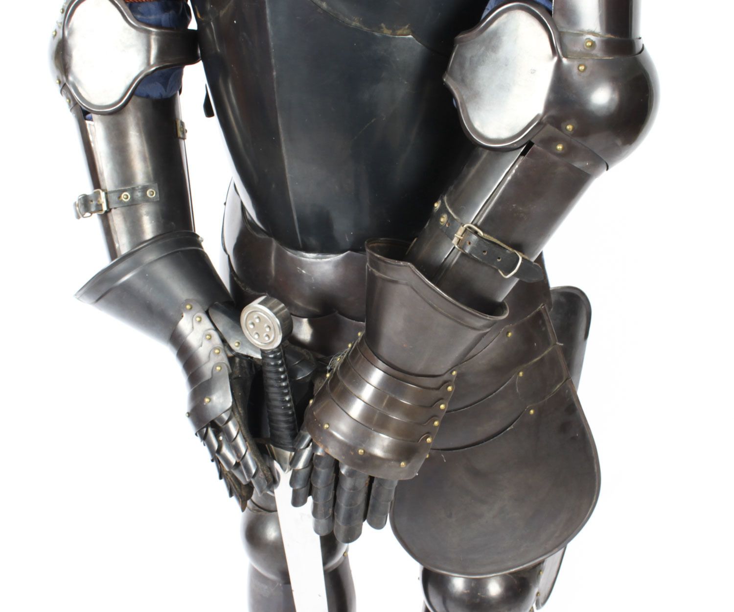 photo buy Vintage 16th C Style Complete Suit Of Armour   Castell Gyrn 20th Century