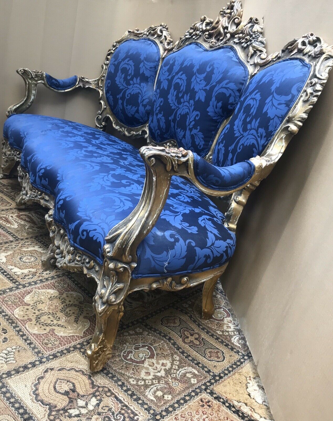 Fine Antique Chateau Blue Silk Demask & Carved Giltwood 3 Piece Boudoir Suite photo 3850.0