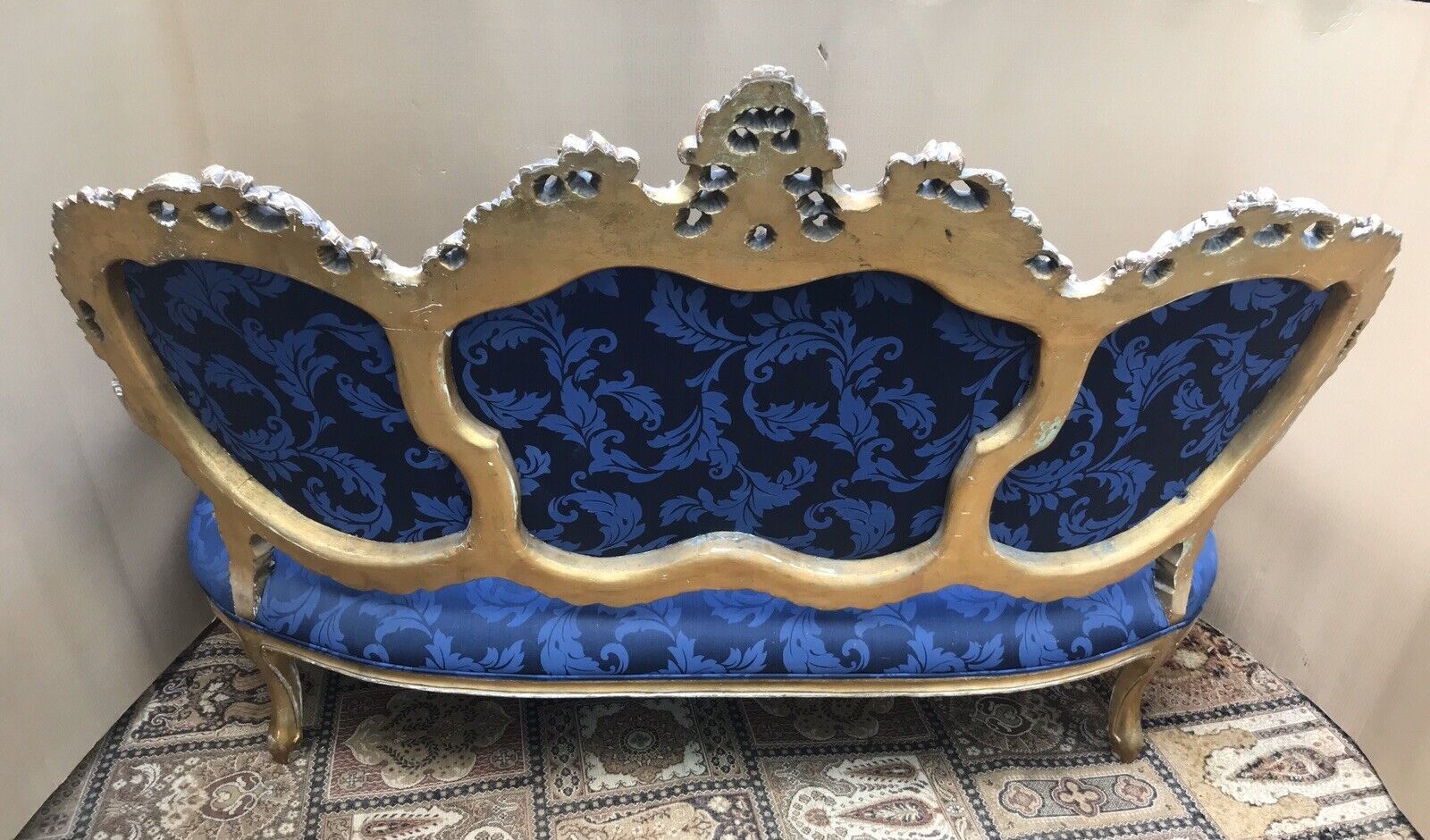 Fine Antique Chateau Blue Silk Demask & Carved Giltwood 3 Piece Boudoir Suite photo vinterior