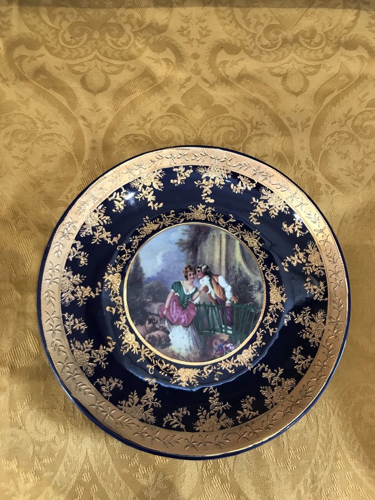 Fine Porcelain Romantic Serves Style Set Of 4 Wall Plates photo vinterior