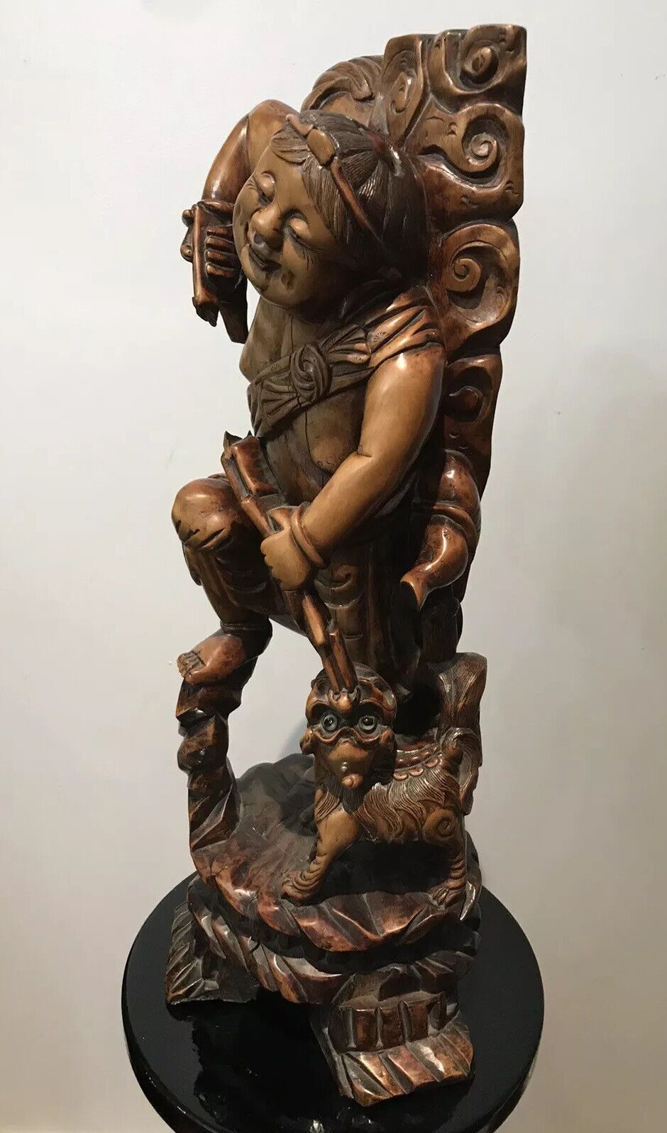 Late 19th Century Oriental Chinese Foo Man Sculpture Carved In Fruitwood photo furniture