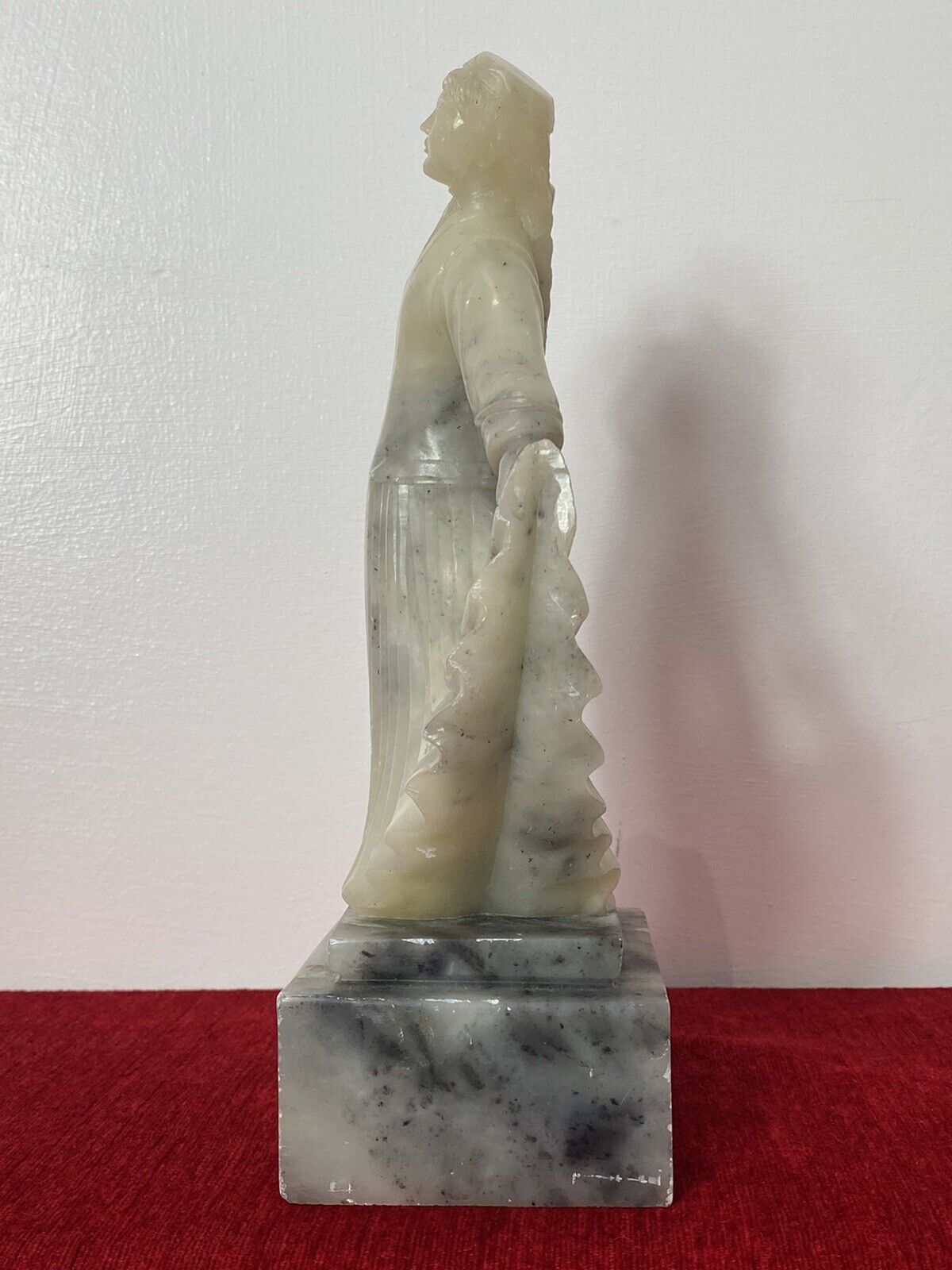 photo furniture 19th Century Jade Figurine Of Chinese Qing Female With Queue Hairstyle On Plinth
