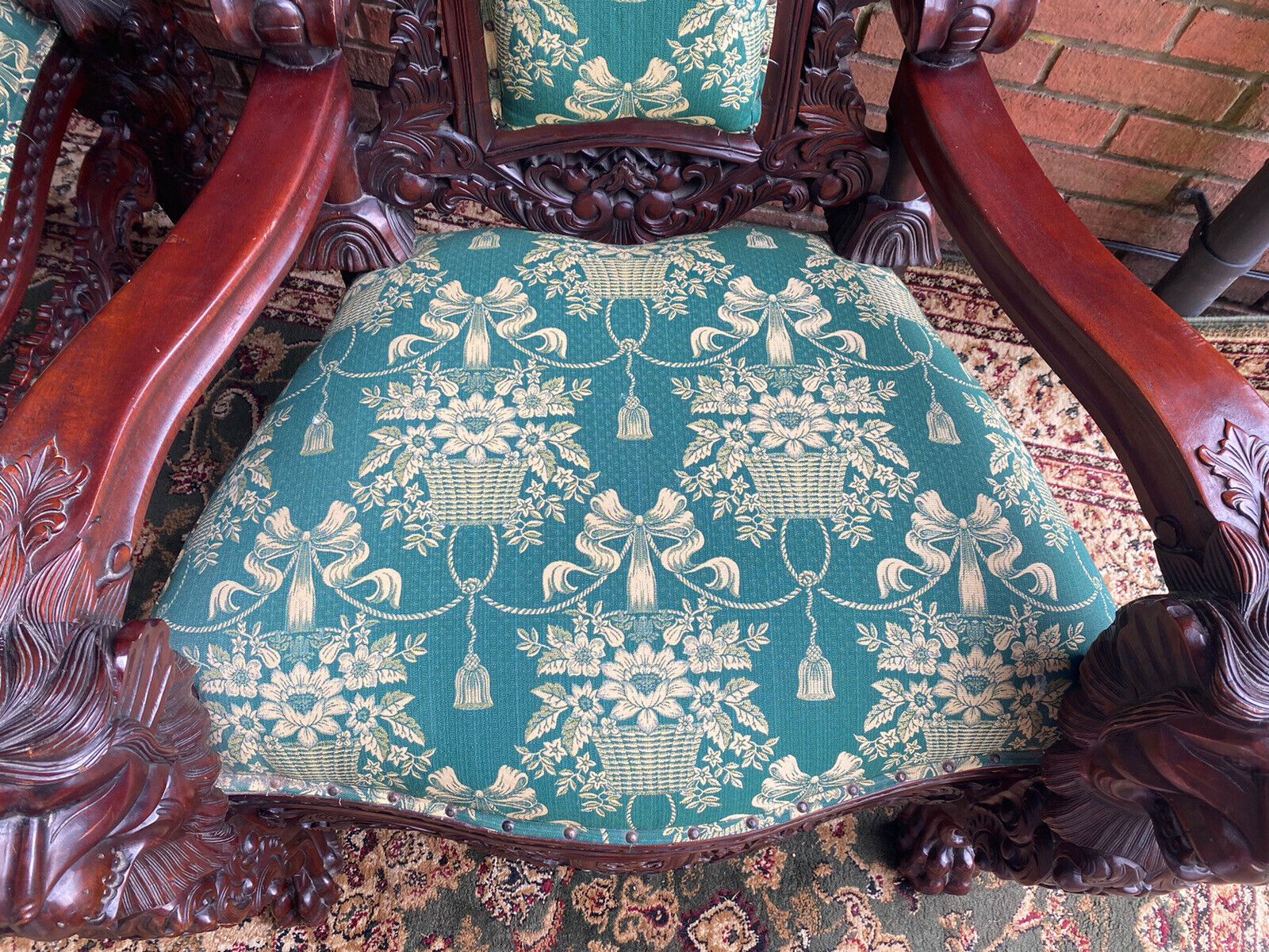 2350.0 Fine Reproduction Pair Of Colonial Throne Seats With Lion Claw Feet photo