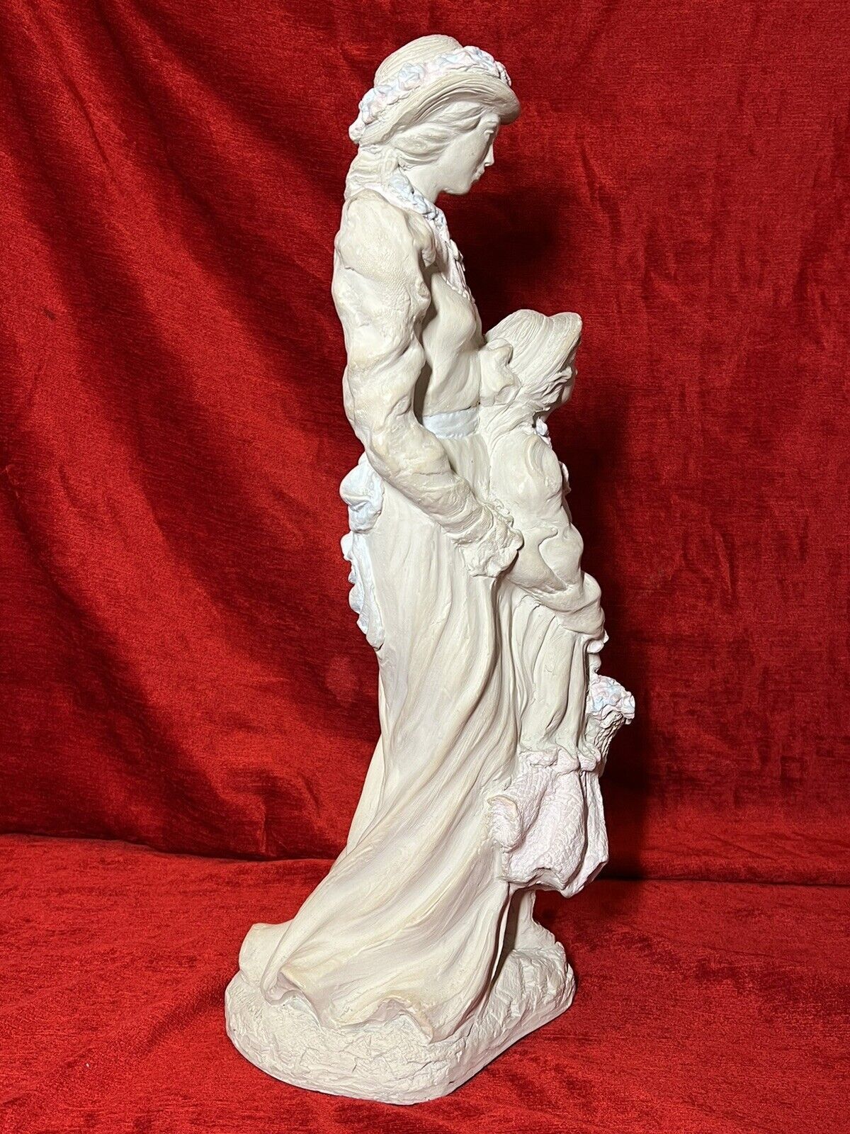 Alice Heath Chalkware Sculpture Of Victorian Embracing Mother & Daughter Signed photo buy