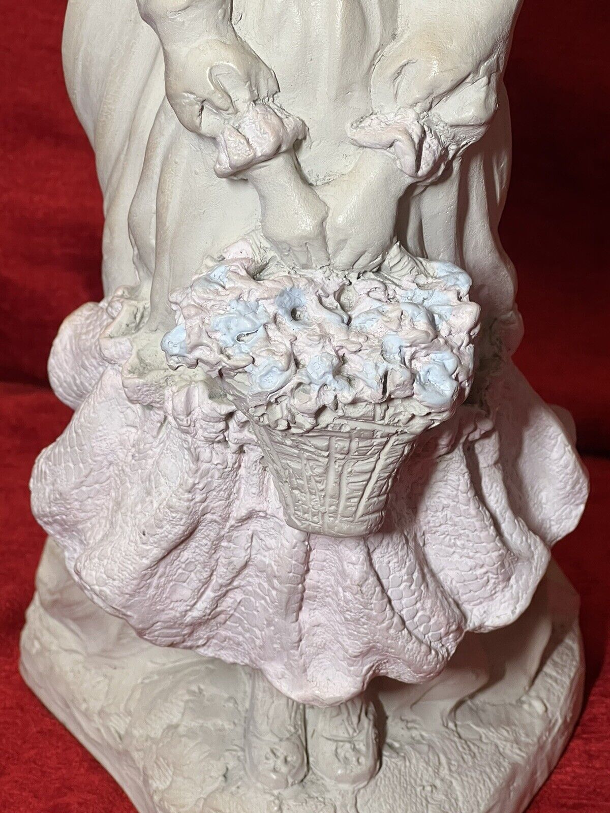 Alice Heath Chalkware Sculpture Of Victorian Embracing Mother & Daughter Signed photo vintage