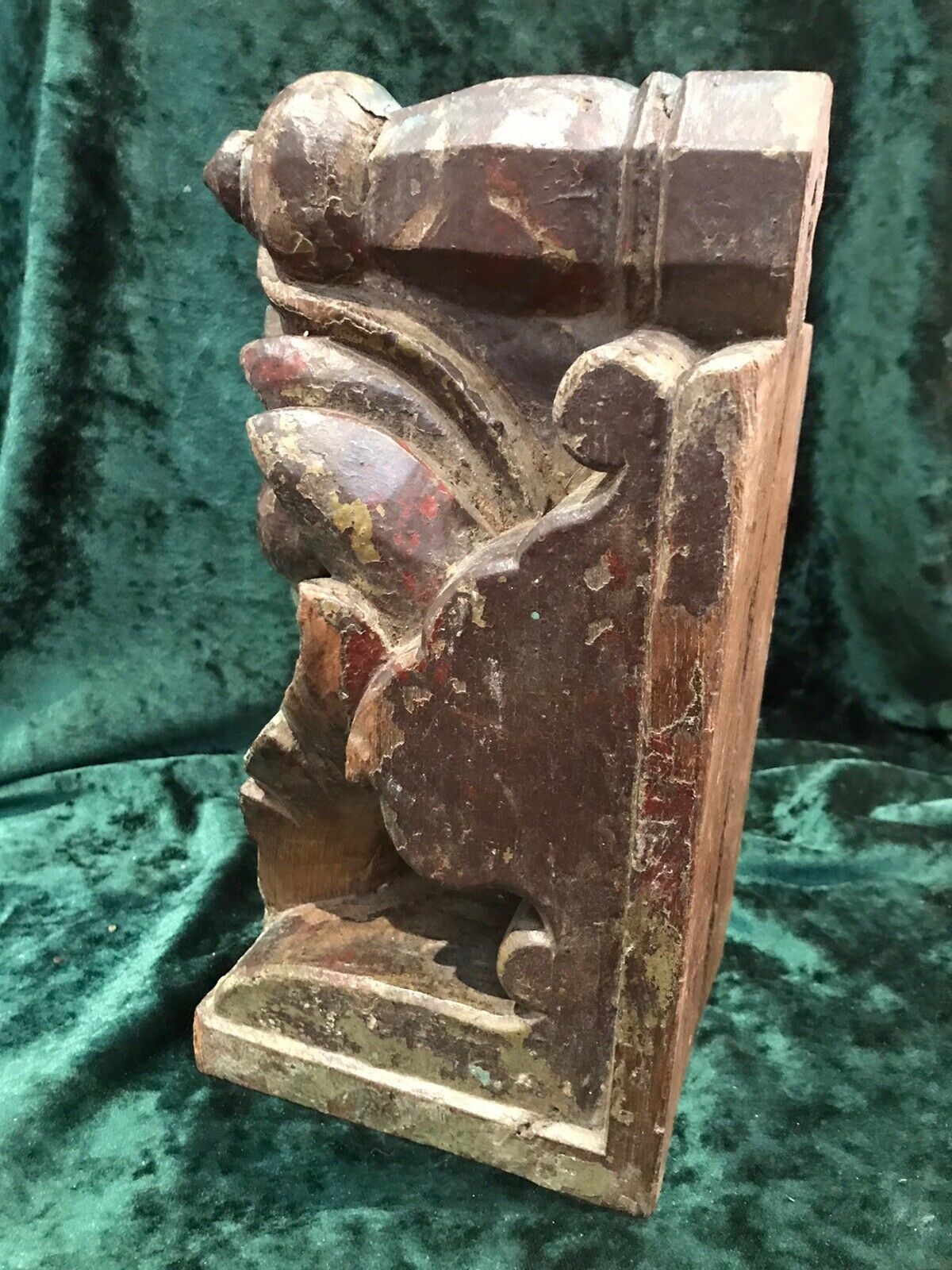 Early 19th Century Carved Wooden Acanthus Leaf & Pinnacle Top Corbel photo vintage