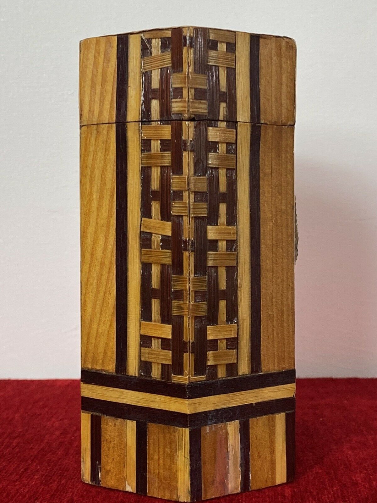 Fine 19th Century Oriental Prism Shaped Tea Caddy Inlaid In Exotic Woods photo vinterior