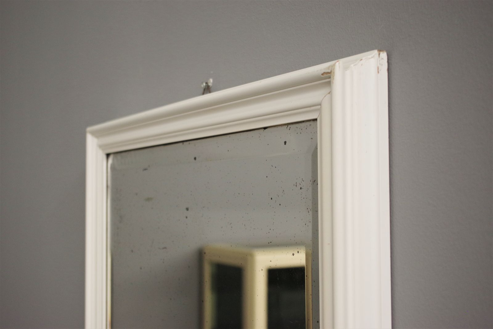 White Painted Wooden Frame Mirror   Giuseppe Restelli Cristani Mirrors, 1970s photo vinterior