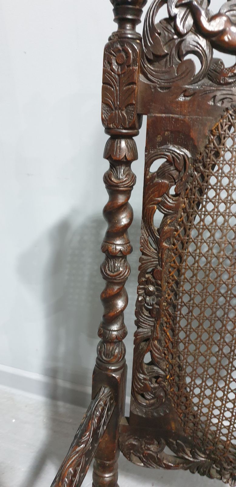 photo furniture Cromwellian Carver Chair