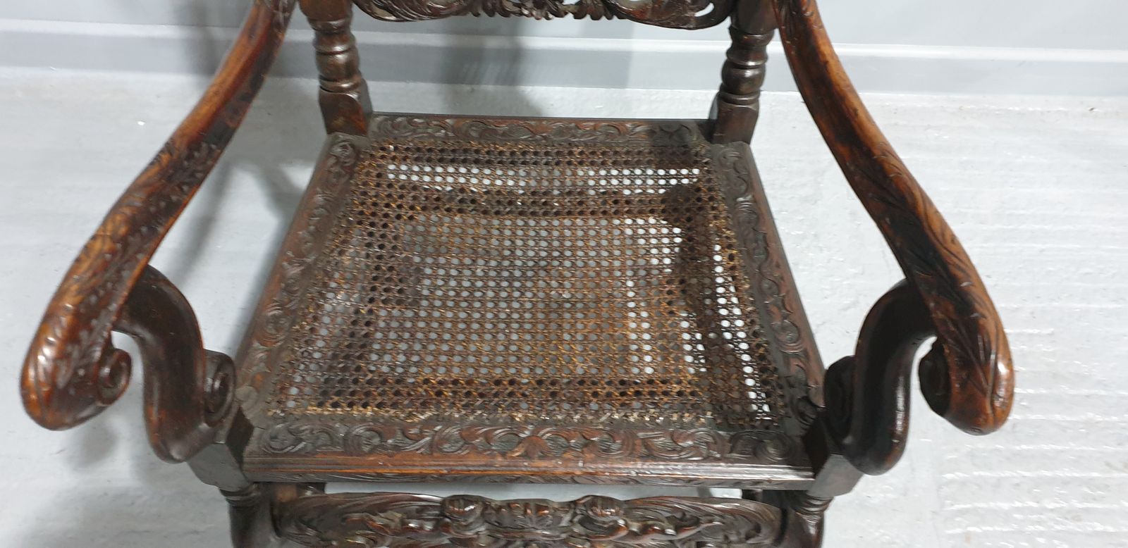 photo buy Cromwellian Carver Chair