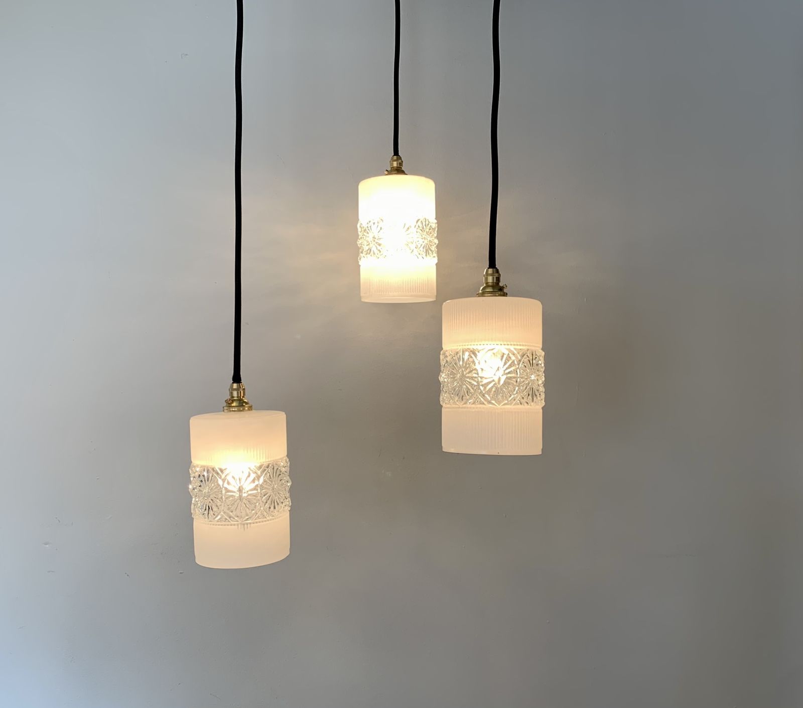 Mid Century Teak And Glass Cascade Chandelier C.1960's, Rewired And Ready To Be Placed. photo vinterior