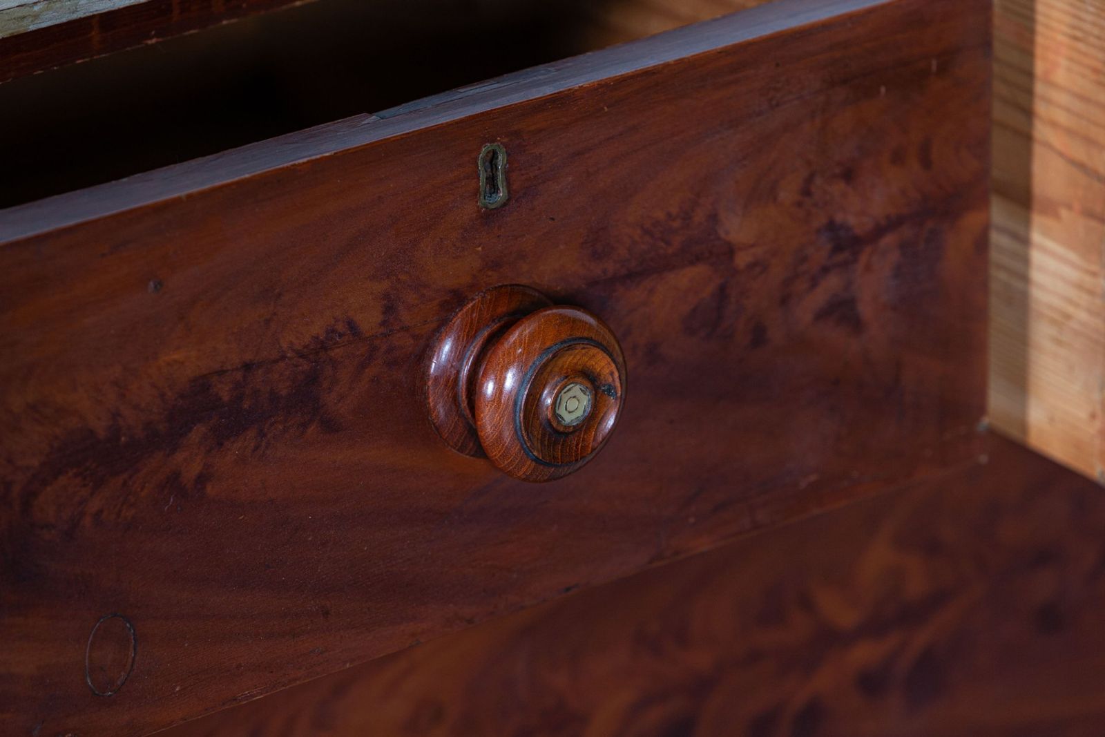 2243.0 19thc Irish Grained Pine Chest Drawers photo