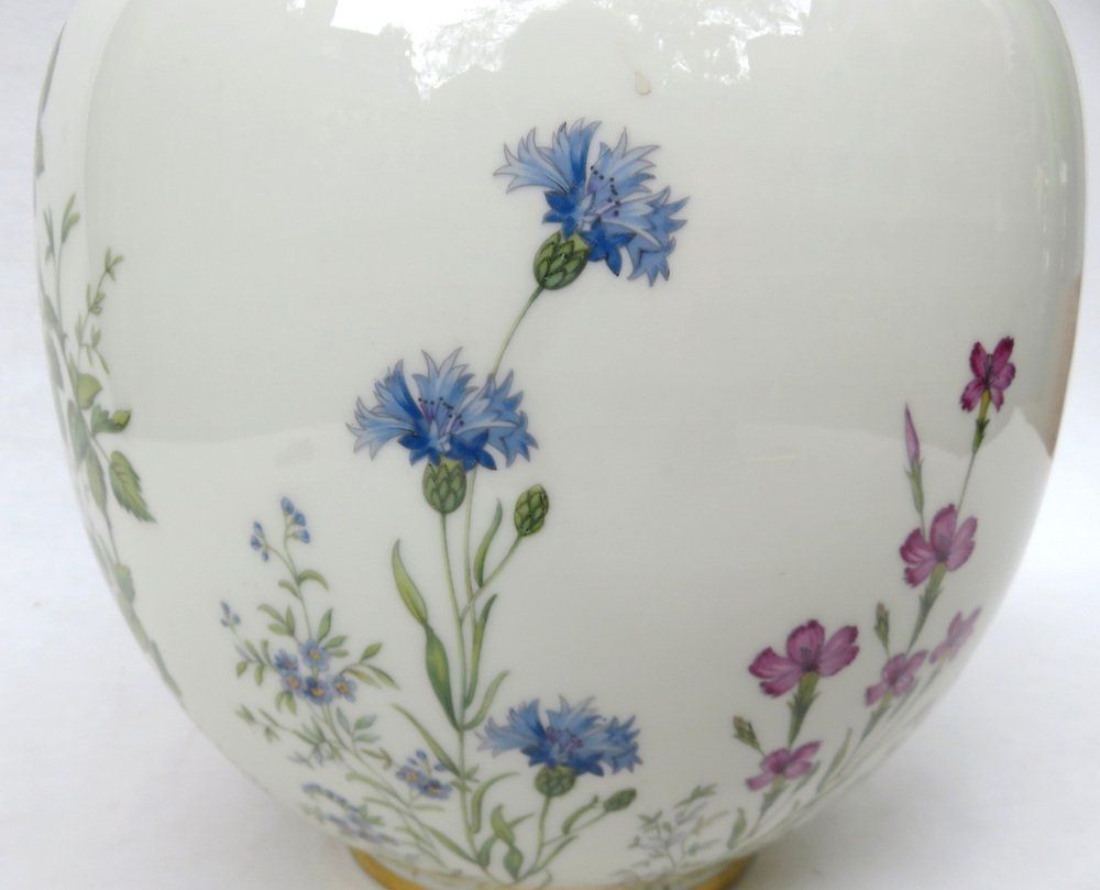 1035.3 Wiesengrund And Bergeshöh`n Vase From K&A Krautheim Selb Bavaria, 1940s photo