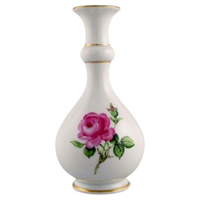 Meissen Pink Rose Vase In Hand Painted Porcelain With Gold Edges Early 20th C