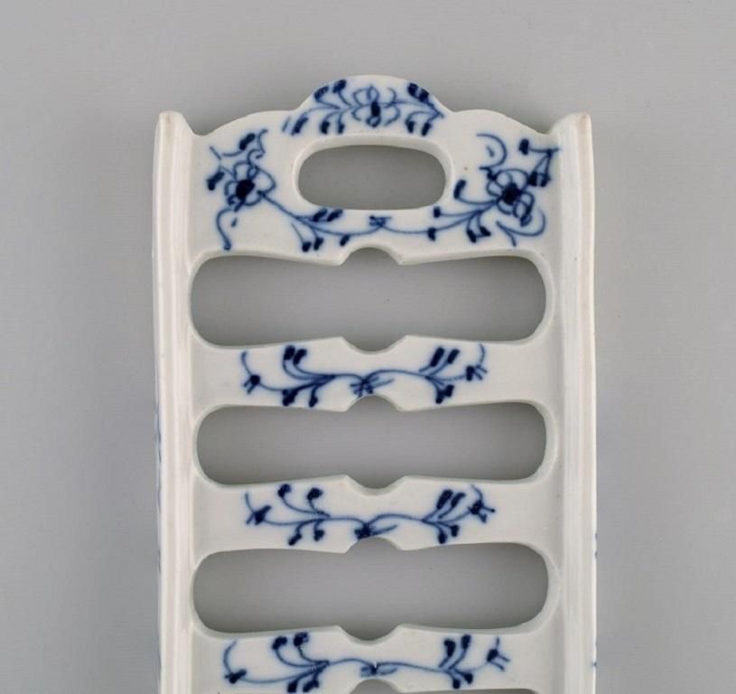 Presumably Meissen Blue Onion Trivet In Hand Painted Porcelain Approx 1900 photo Home Decor