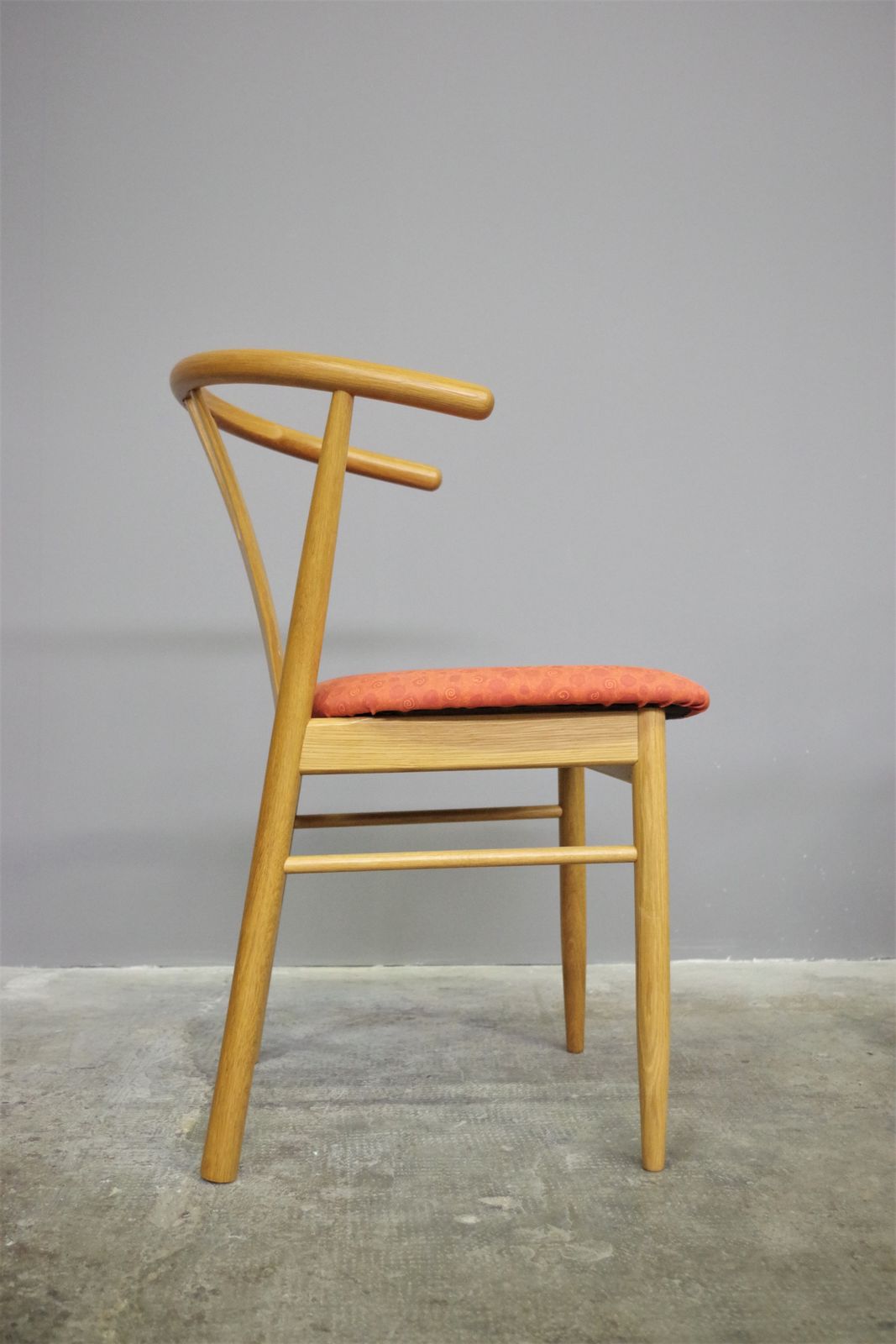 photo vinterior Set Of 11 New Modern Oak Chairs In Curved Wood