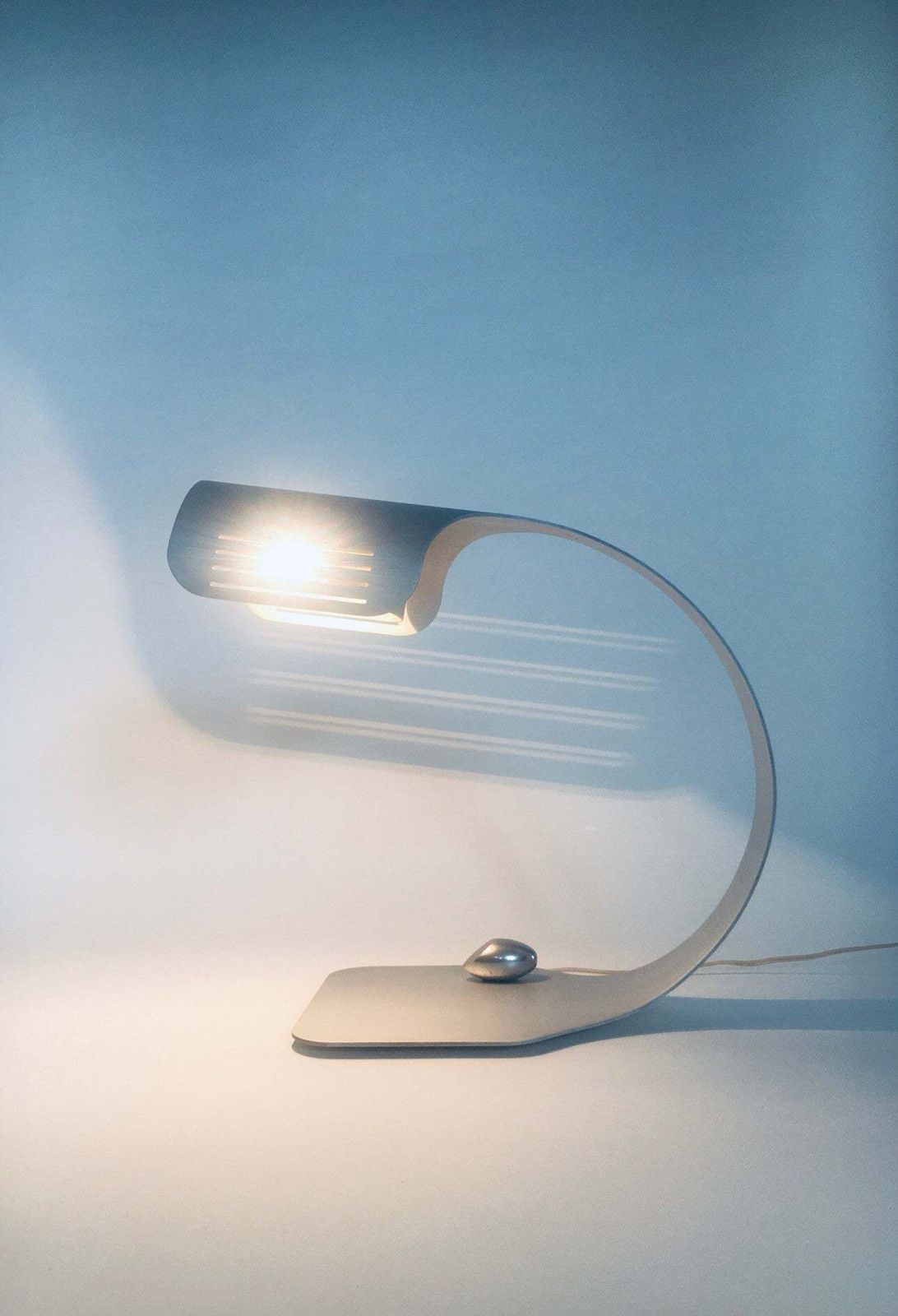 Verlichting Aluminium 'Colomba' Bureaulamp Van Walter & Moretti, Frankrijk 1972 photo