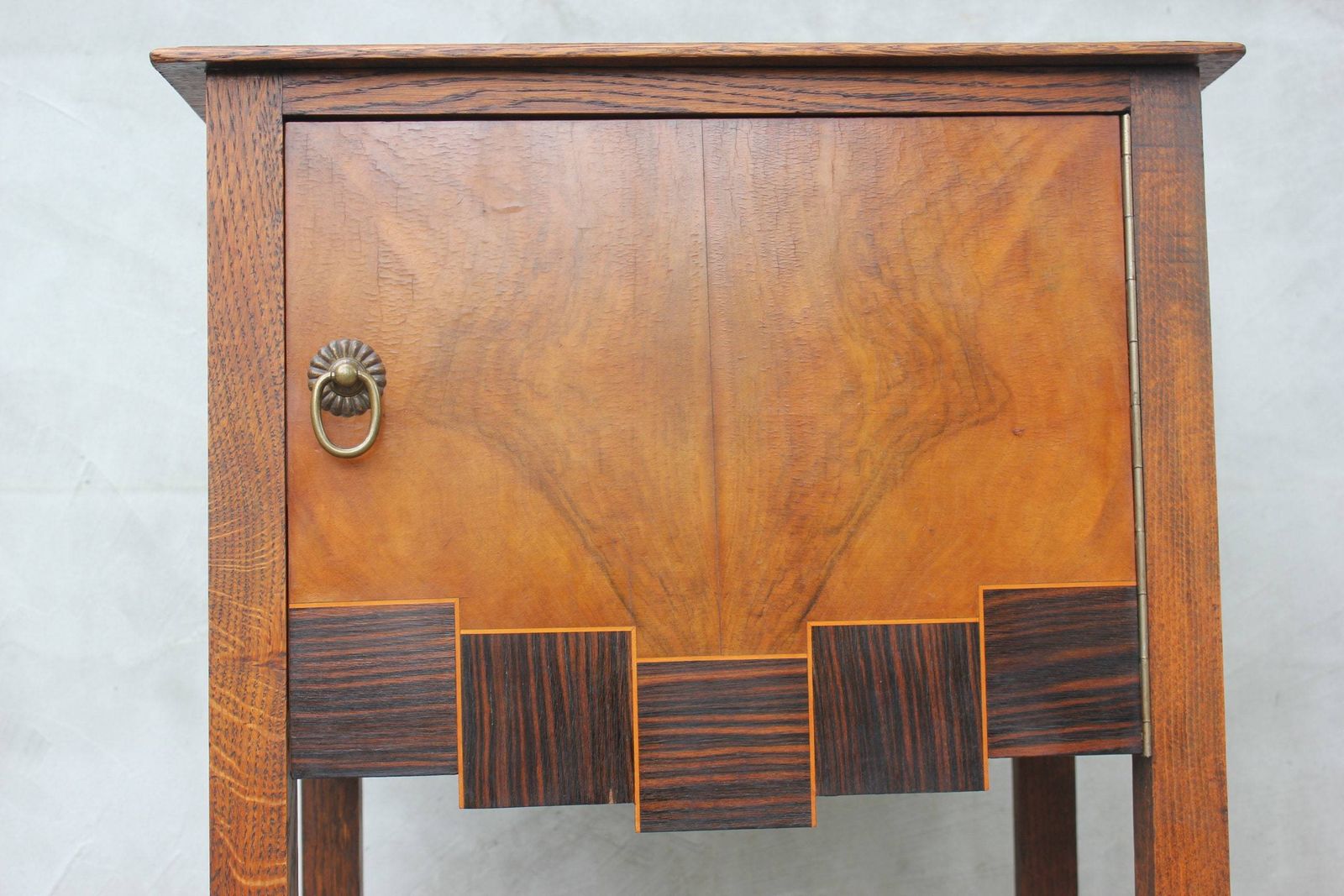 Antique Style Bedside Cabinet Victorian Storage Table Wooden Living Room Furniture Guest Room photo furniture