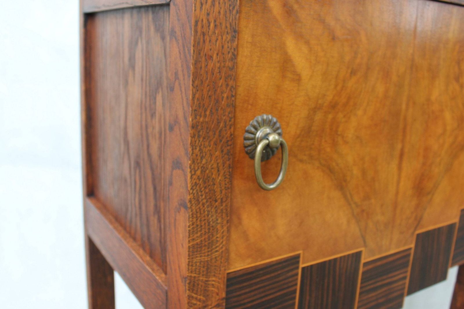 Antique Style Bedside Cabinet Victorian Storage Table Wooden Living Room Furniture Guest Room photo vinterior