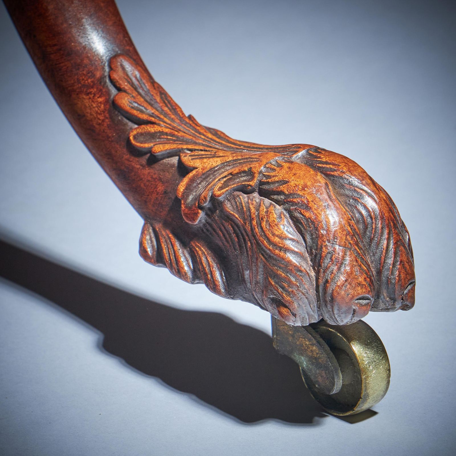 photo vintage Rare 18th Century George III Mahogany Irish Wolf Foot Tripod Table, Circa 1760