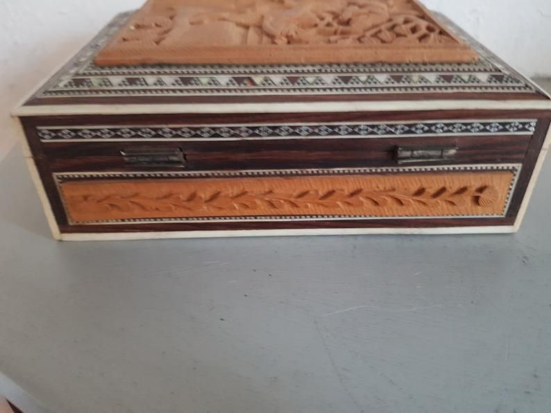 Superb Antique 19th C Anglo Indian Inlaid Mosaic Carved Wood Jewelry Sadeli Box photo vinterior