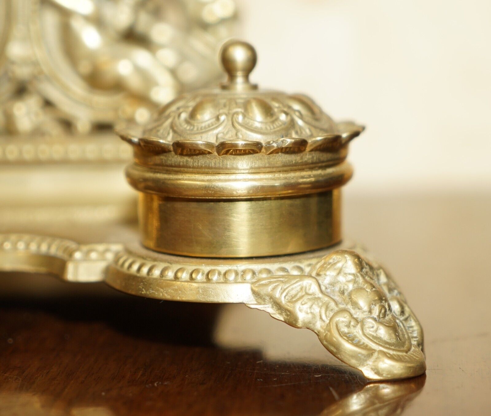 Lovely Antique French Baroque Repousse Gilt Brass Cherub Inkwell Letter Stand photo vinterior