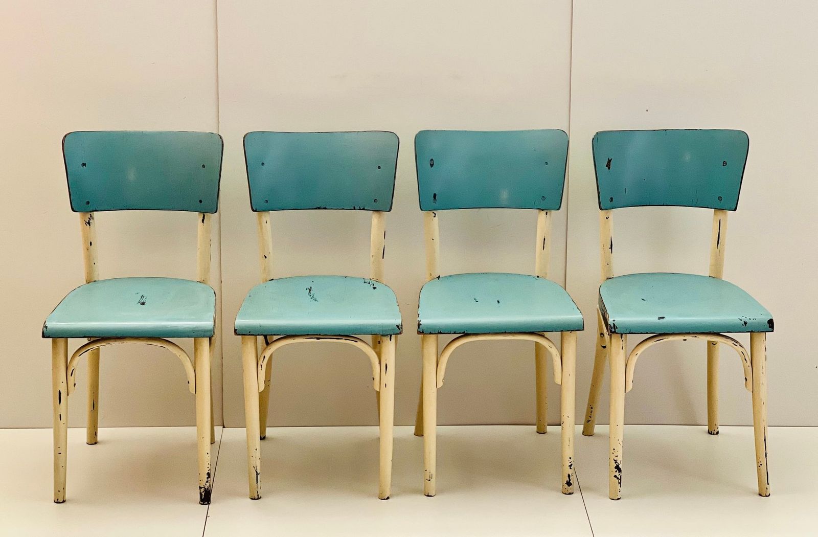 Eetkamerstoelen Van Ton, Ca. Jaren 1960, Set Van 4 photo furniture
