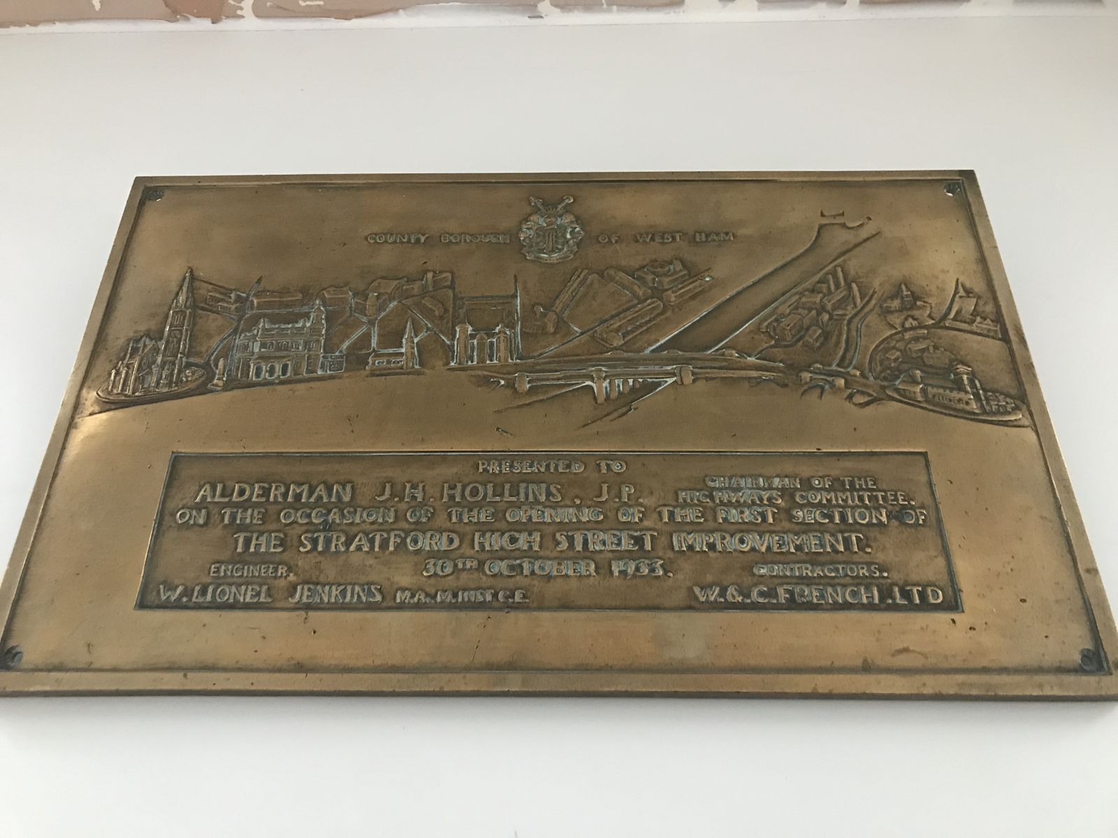 County Borough Of West Ham (London ) Brass Plaque Presented In 1933. photo 150.0