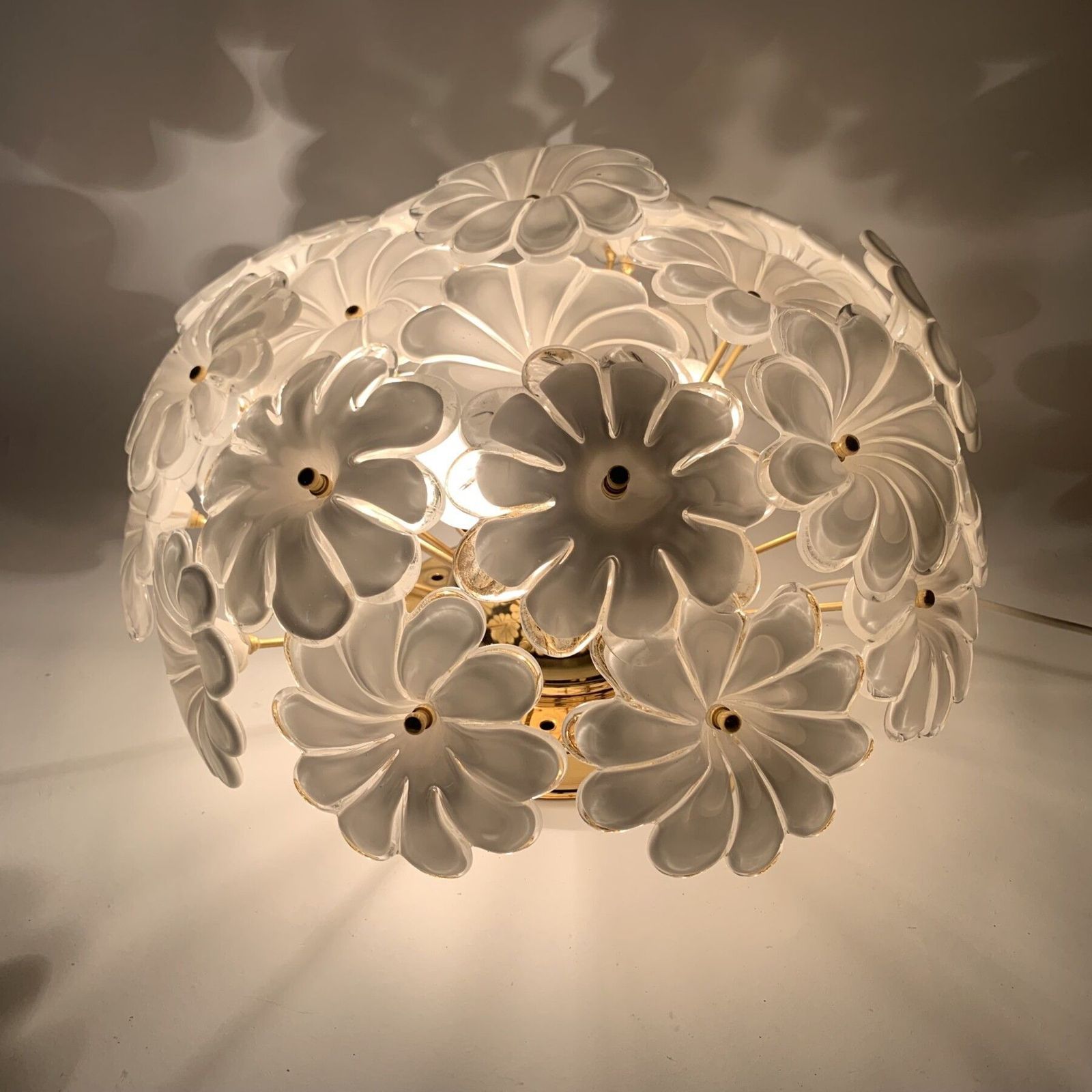 Murano Glazen Bloem Plafondlamp, Italiaans, Jaren 1970 photo furniture