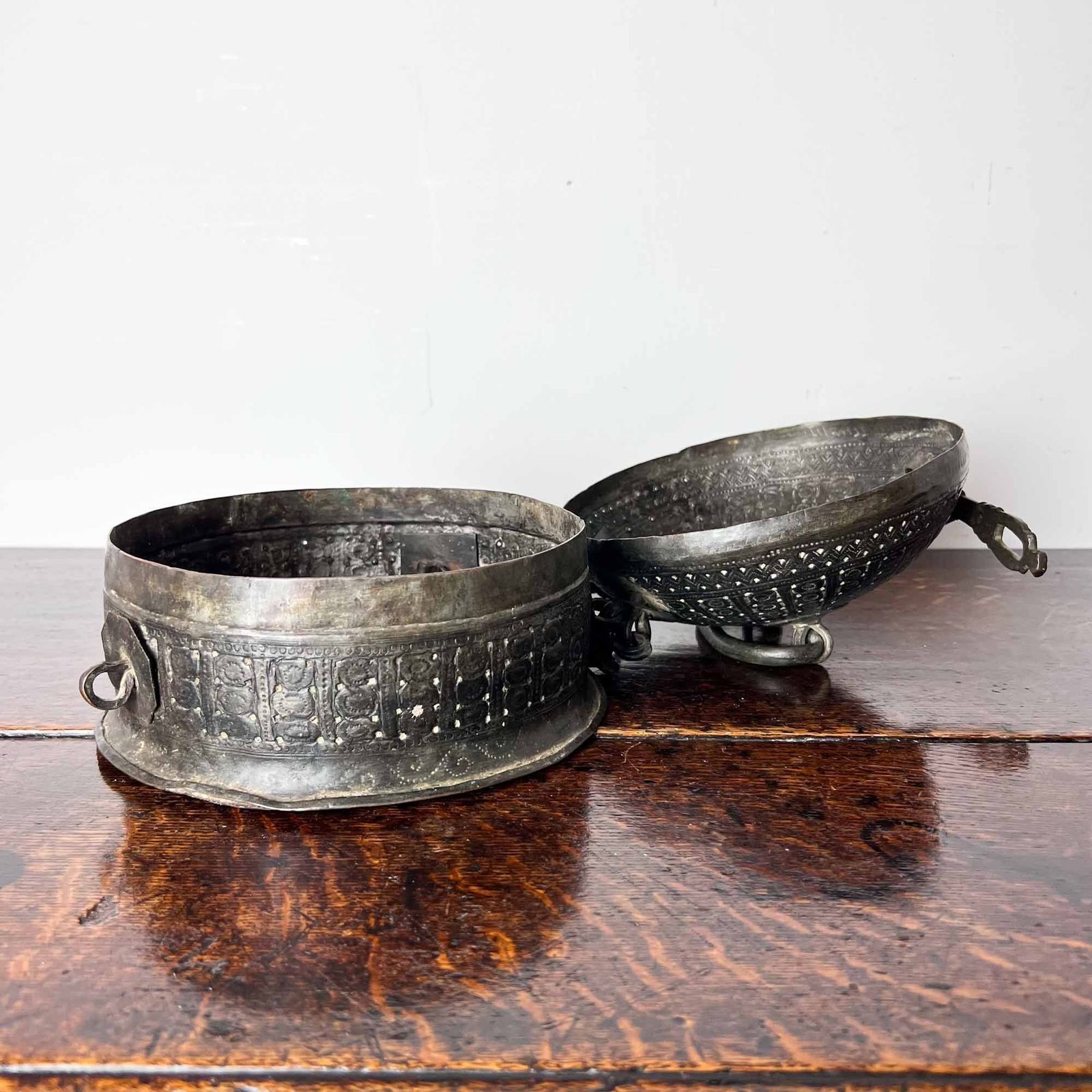 photo furniture Antique Indian Metal Pandan Betel Box