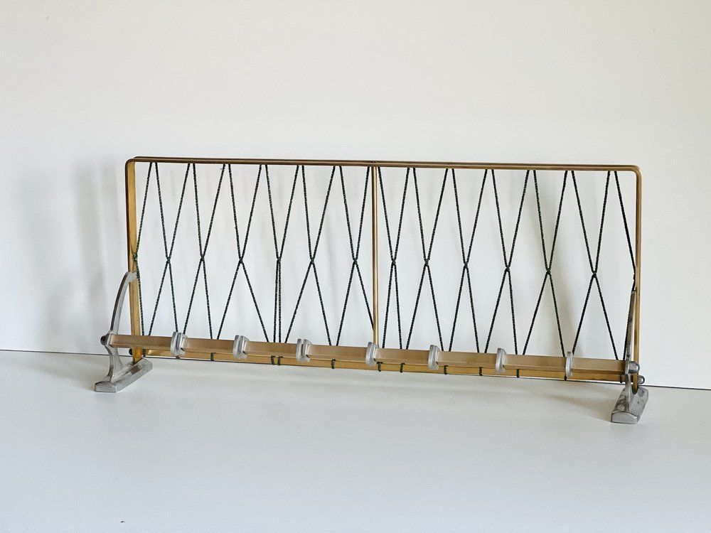 Industrieel Kapstok In Aluminium photo furniture